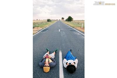 不再獨自旅行:生活原本樣子的婚紗照(52)_校園內外